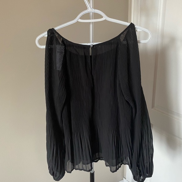Hollister Pleated blouse - Picture 7 of 9
